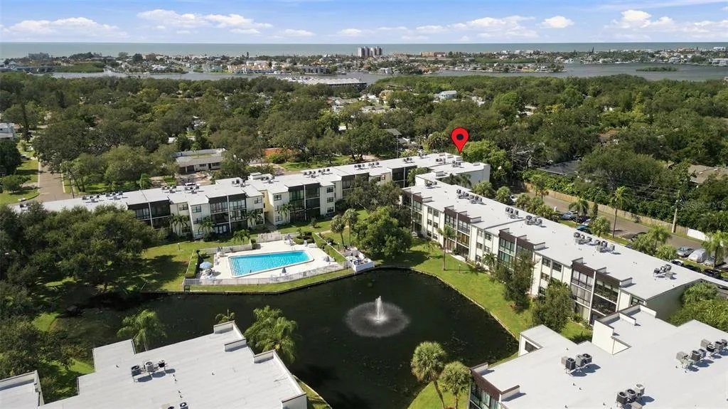 Lakeview Of Largo