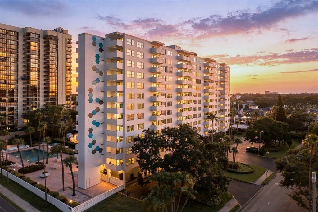 Harbour House Condo