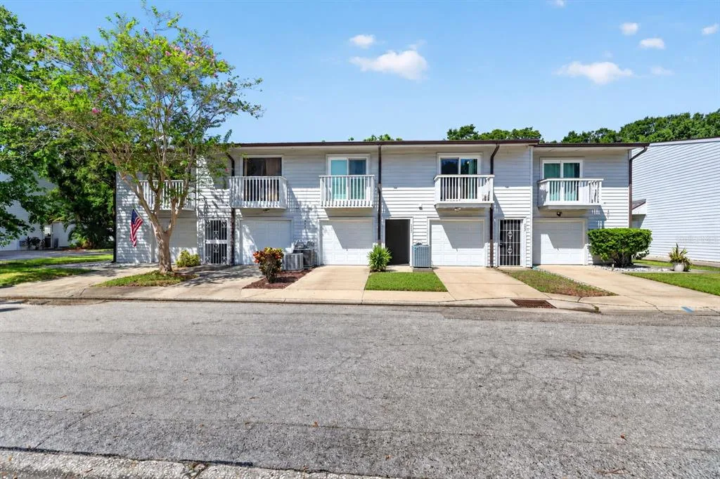 Lake Forest Condo