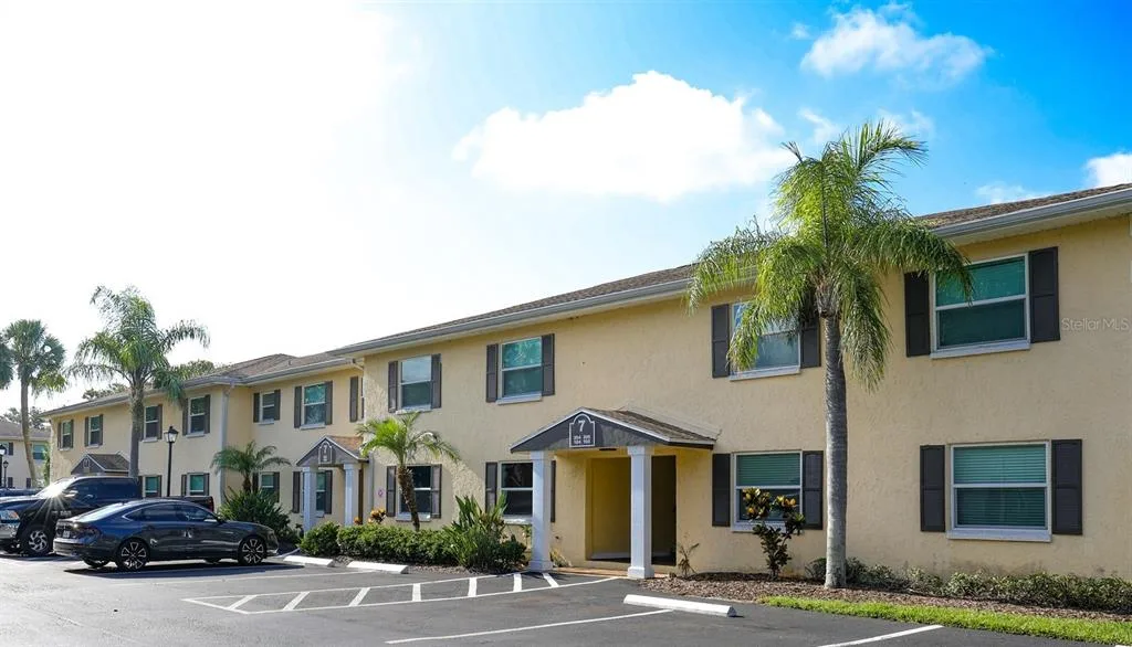 Fountains Of Largo Condo The