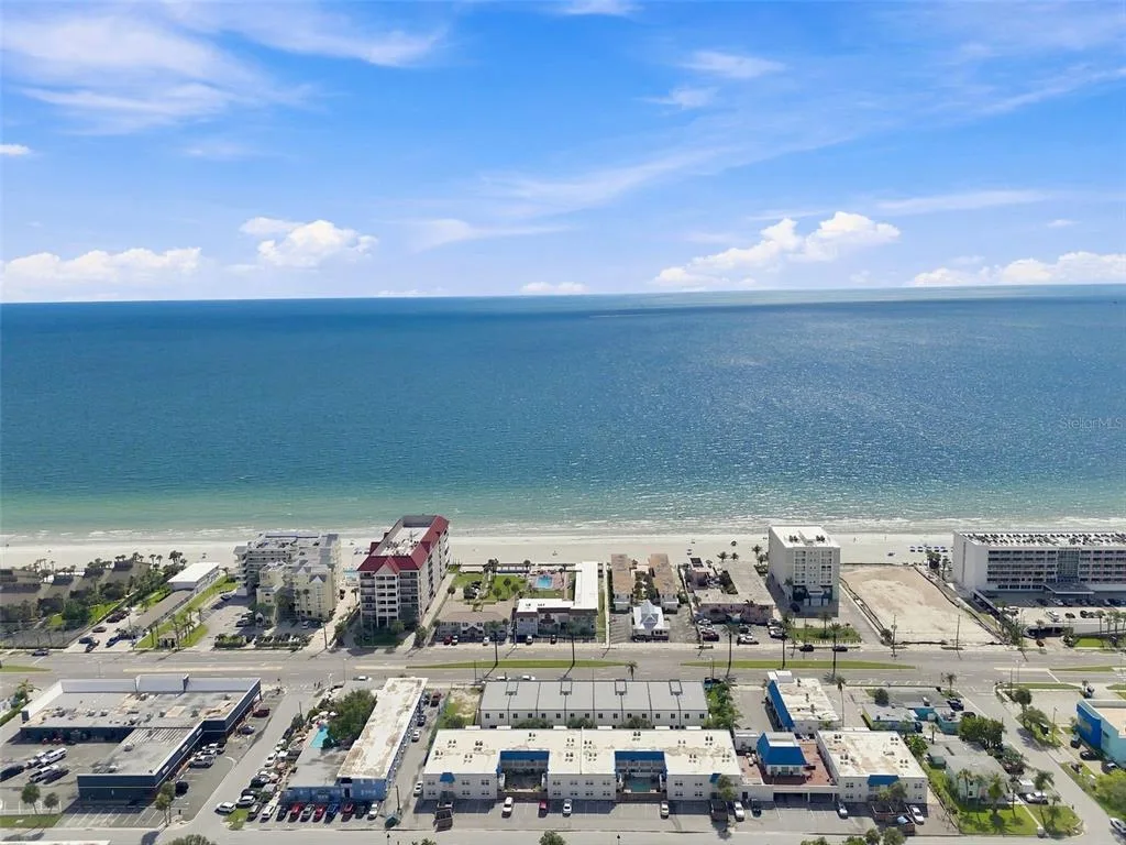 El Mar Condo