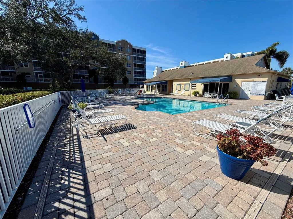 Golf Lake Condo 10 At East Bay