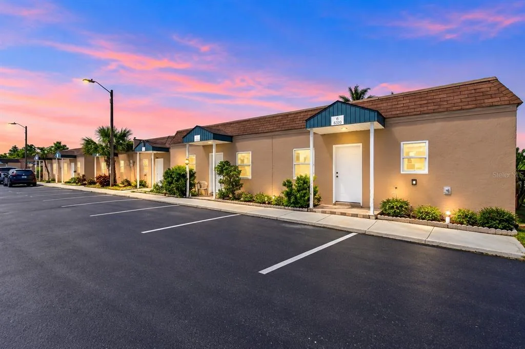 Towne Square Villas Condo