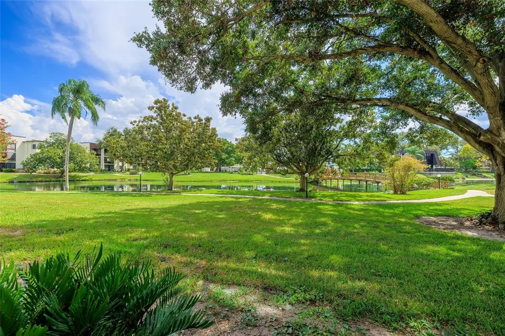 Lakeview Of Largo