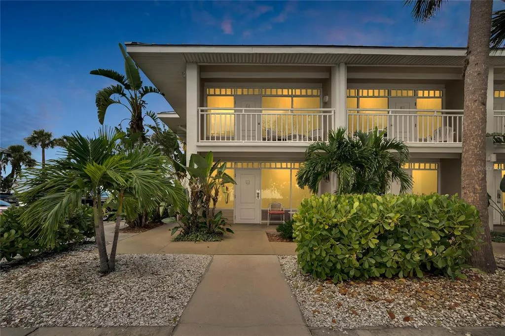 Island Resort At Mariners Club