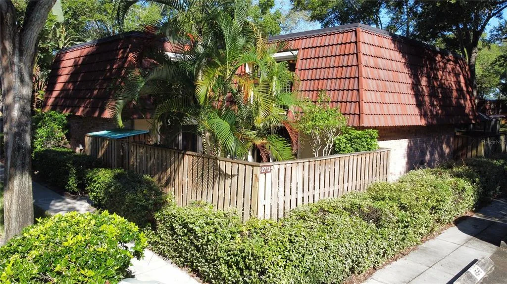 Wedge Wood Of Palm Harbor