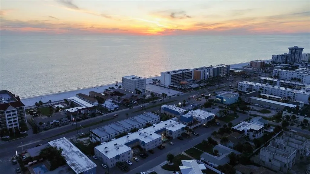 El Mar Condo
