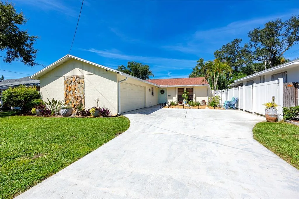 Bayview Estates Of Indian Rocks