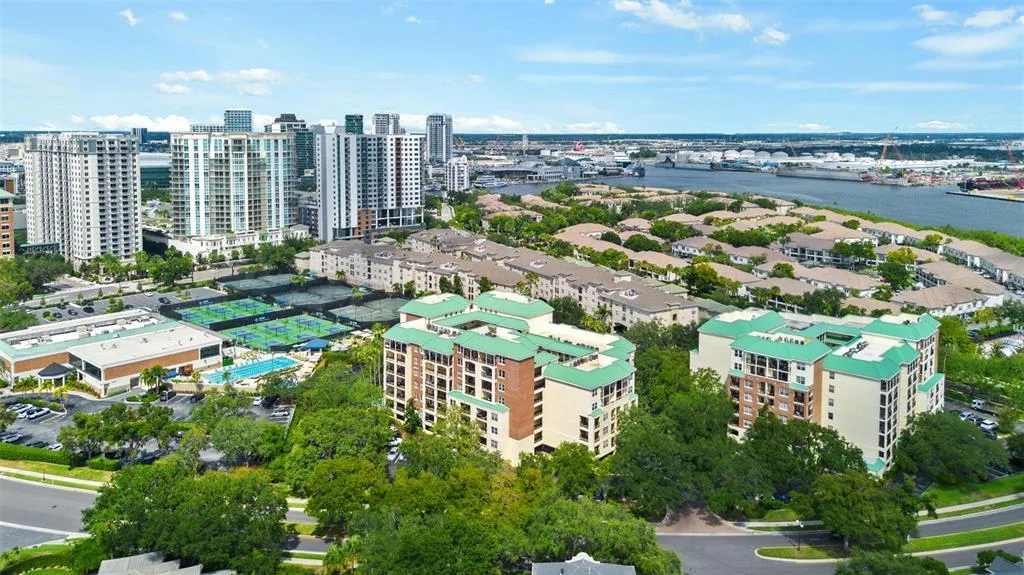 Harbour Court A Condo