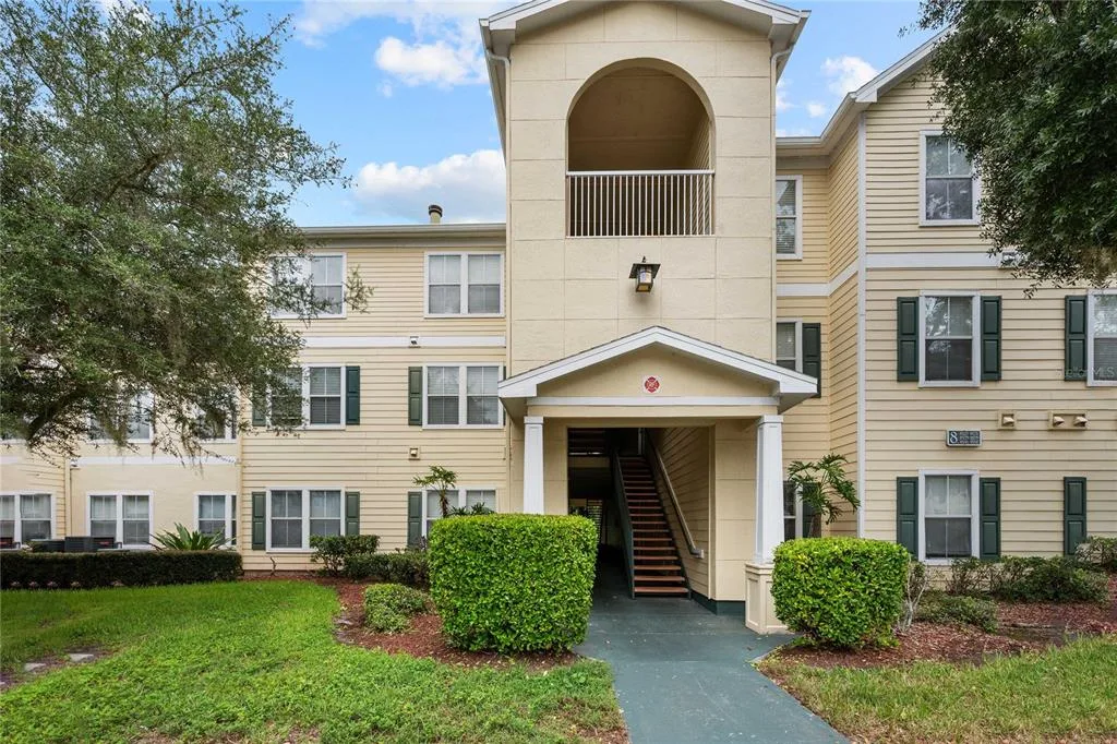 Equestrian Parc At Highwoods Preserve Condominium