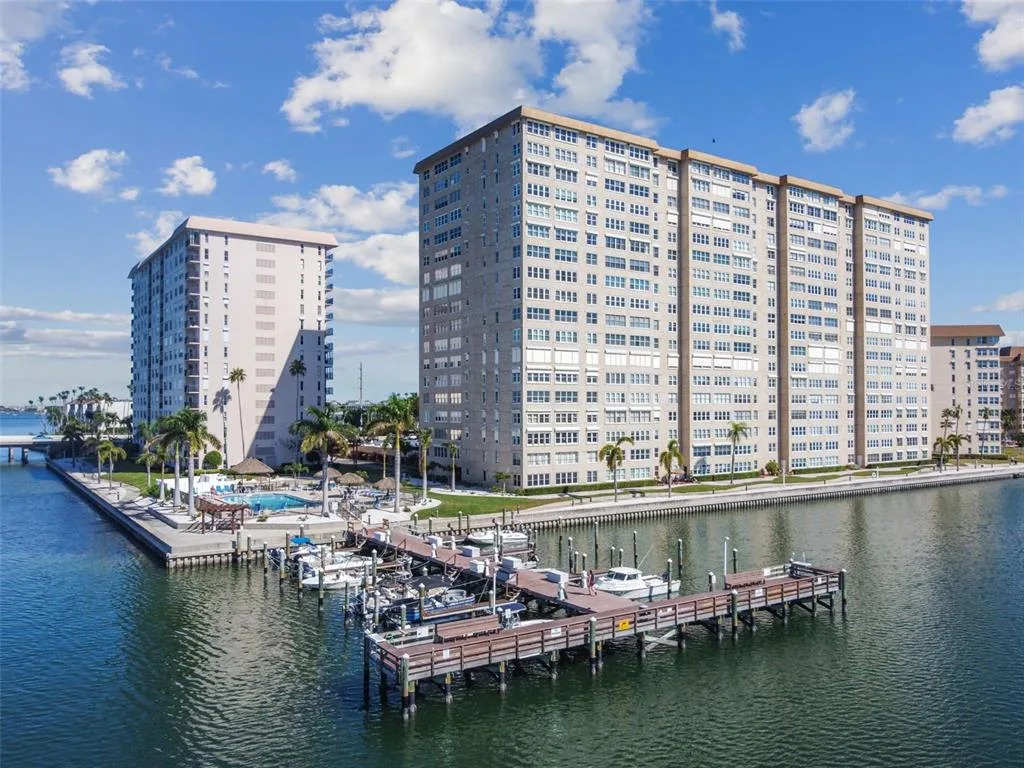 Bayway Isles Point Brittany Four