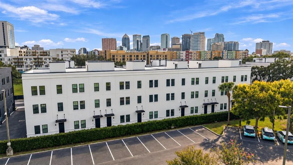 Canvas Tpa Townhomes