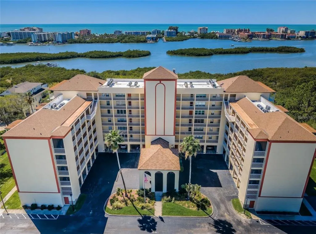 Bay Harbor Club Condo