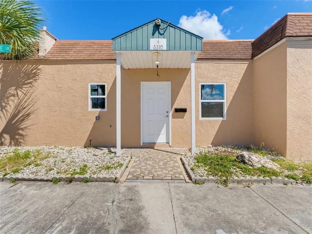 Towne Square Villas Condo